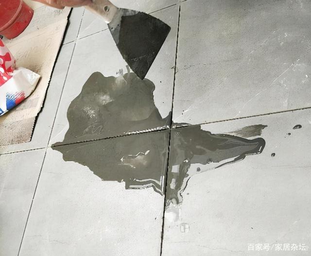 地板瓷砖空鼓是什么原因(地板瓷砖空鼓怎么修复)